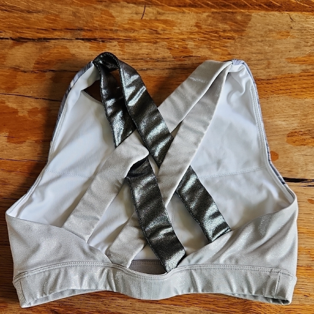 JoyLab Silver and White Ruffled Sports Bra‎